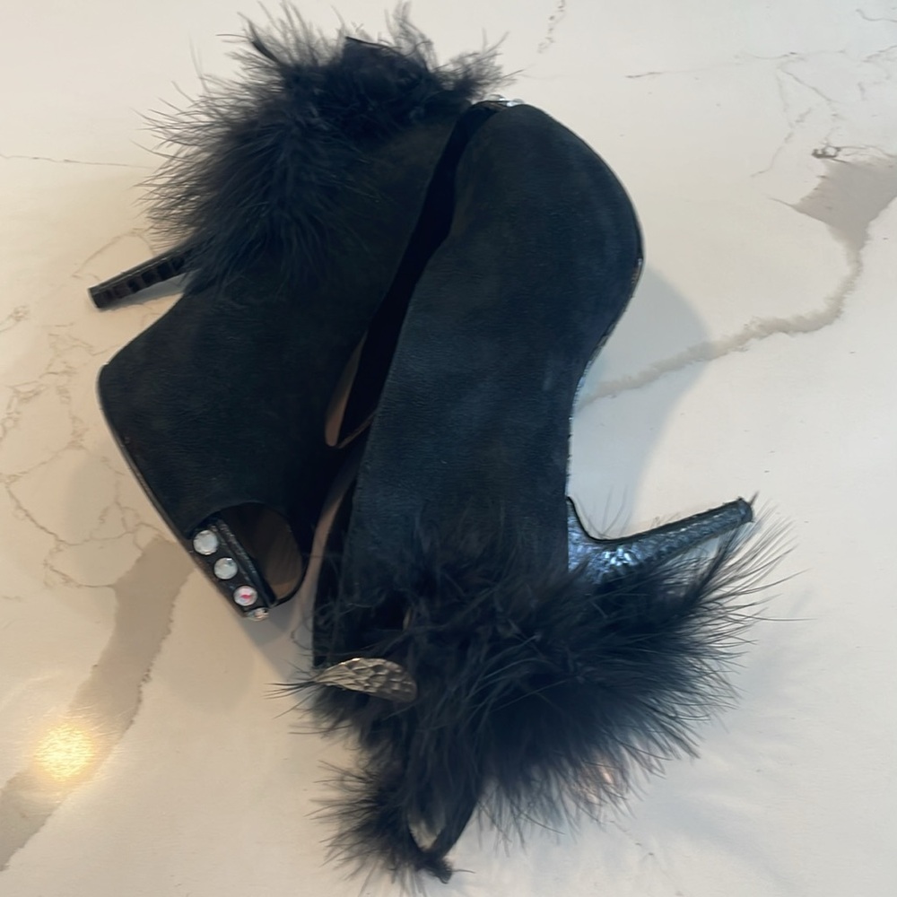 Pelle Moda Redesigned by Kim Savage